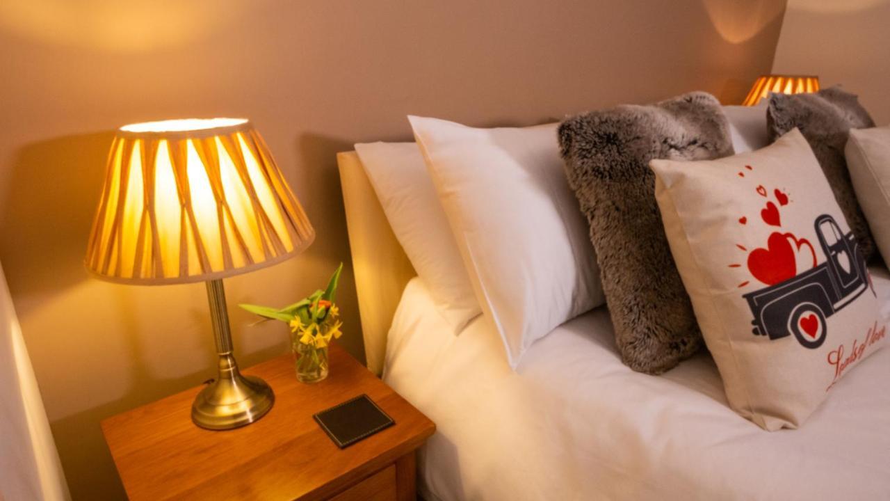 Hall - The Old Dairy Apartment Rowrah