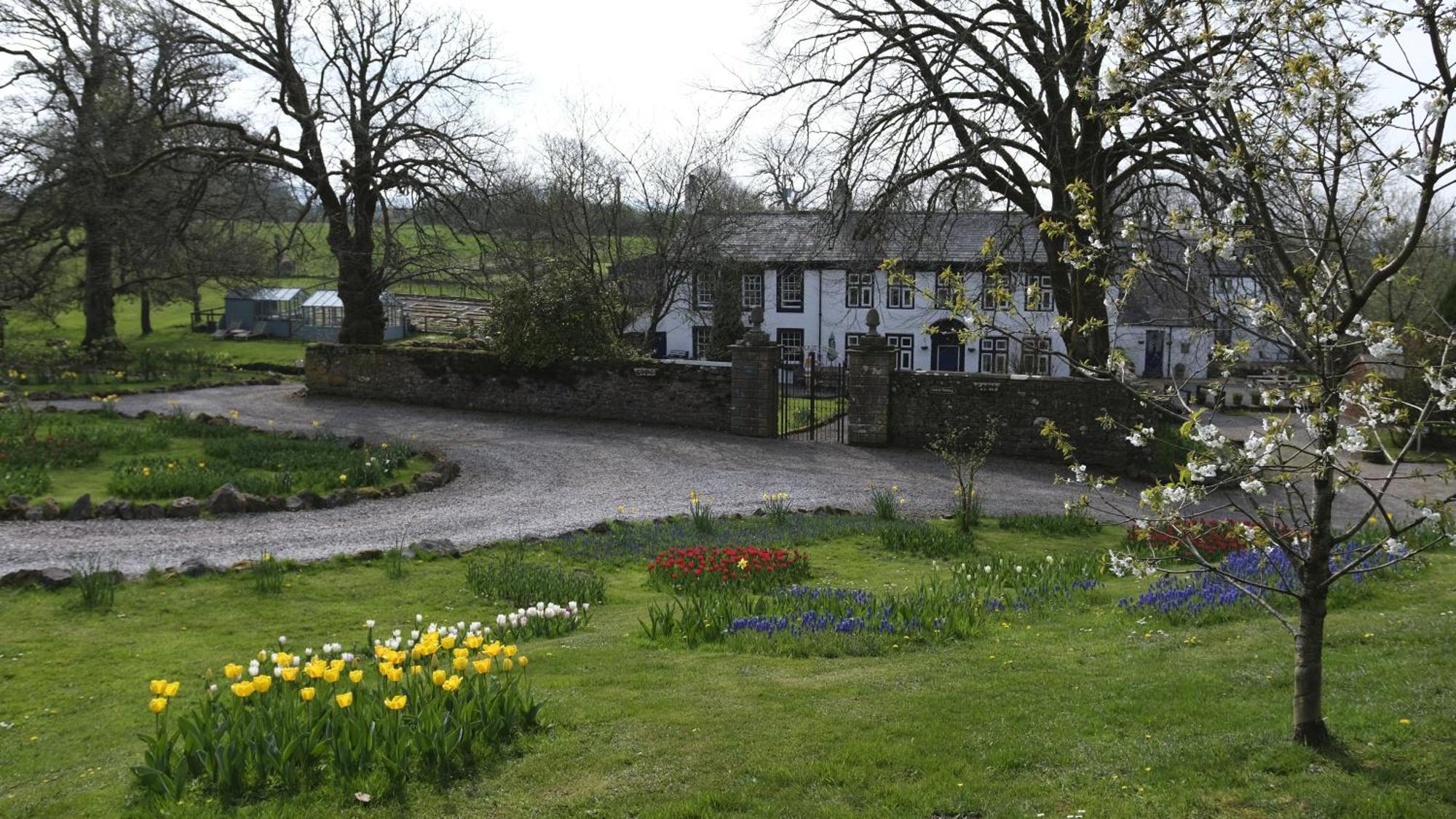 Hall - The Old Dairy Apartment Rowrah